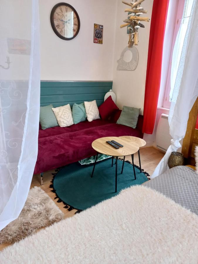 Studio Du Voyage Gare D Auray Brech Bagian luar foto