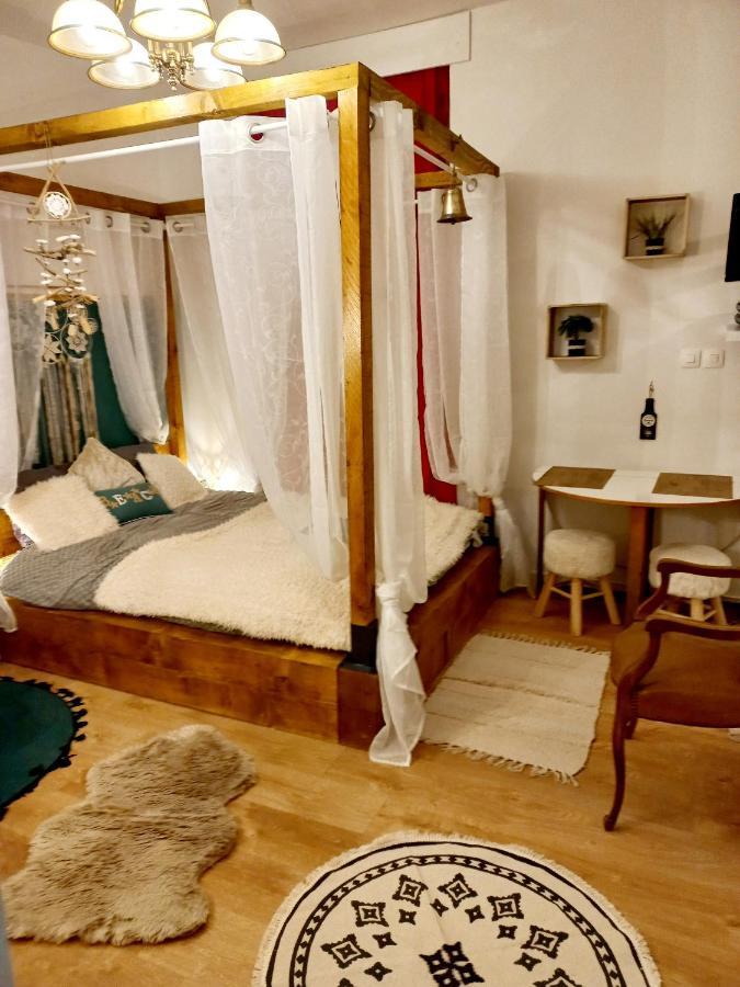 Studio Du Voyage Gare D Auray Brech Bagian luar foto